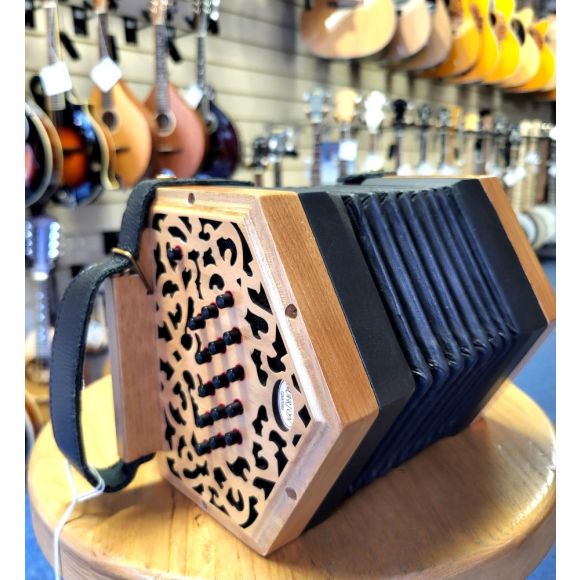 Sherwood Marion C/G Anglo Concertina in excellent condition, solid wood ends, complete with gig bag