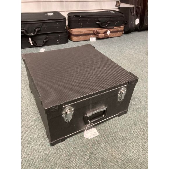 48 Bass Accordion Case Carbon Fibre Effect. Internal dim 42x44x21cm
