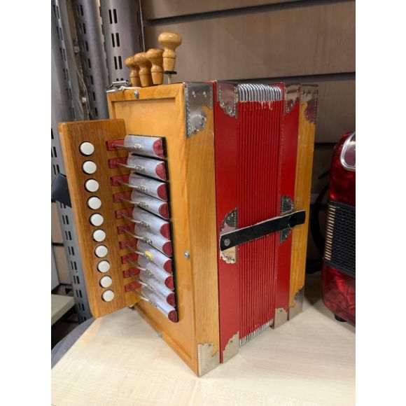 Unbranded Cajun Melodeon Likely chine 4stop treb in C complete with hardcase