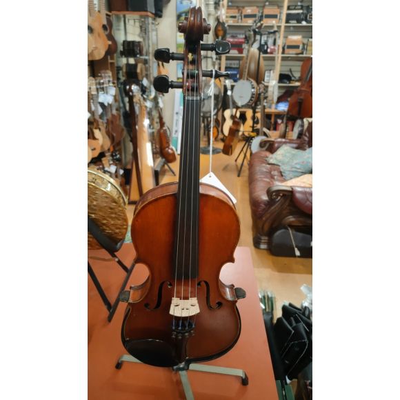 French 3/4 Medio Fino c1920 one piece back, red varnish in good condition with bow and case. 