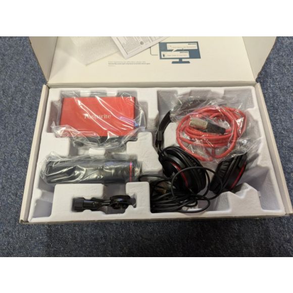 Focusrite Scarlet Solo Studio Pack, interface, microphone, headphones. 