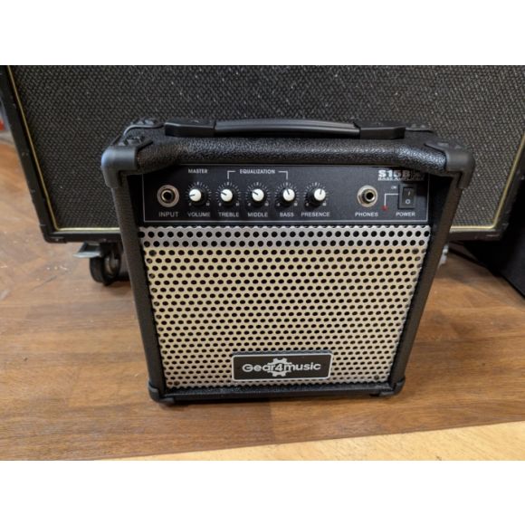 G4M Bass Guitar Practic Amp.