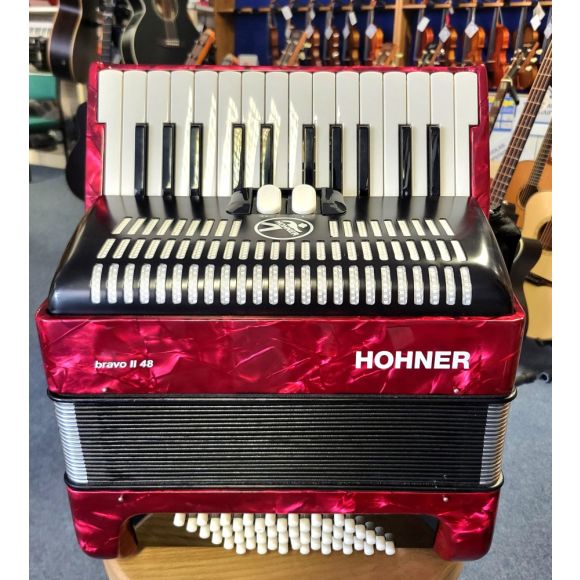 Hohner Bravo II 48 Bass Piano Accordion, 2 treble Coupers, nice condition, plays great, complete with gig b