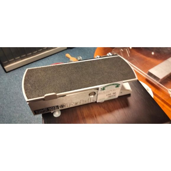 Ernie Ball 6168 250K Mono Volume Pedal with Switch. In good working condition. 