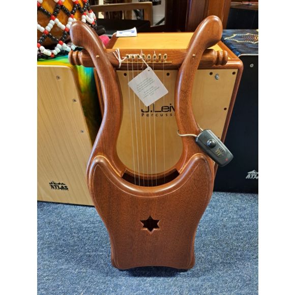 Harrai Kinnor Harp, in excellent condition with bag