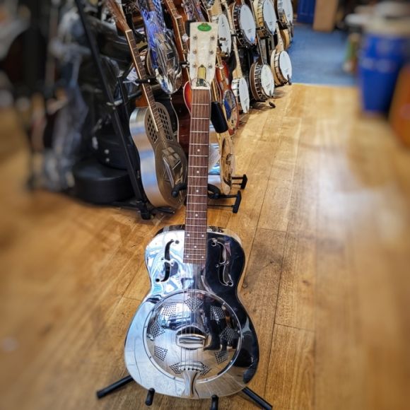 Regal RC-2 Metal Body Resonator Guitar, xcellent condition