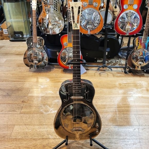 Tanglewood Meatal Body Resonator with pickup set up for lap slide by Tom Waghorn
