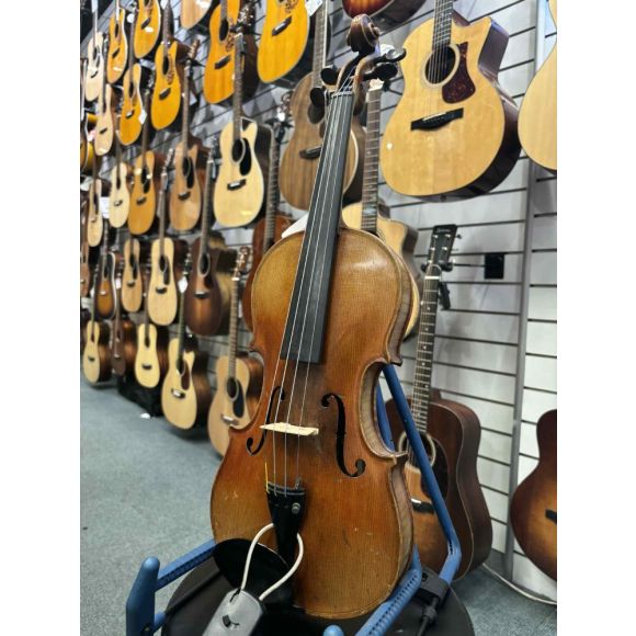 Full size violin C. 1900 French. Full, rich and elegant tone. Beautiful flamed 2 piece back. Complete with c