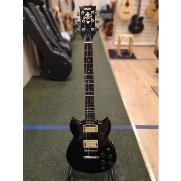 Yamaha SG200 Electric Guitar, Black