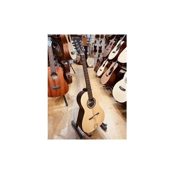 Hathway bouzouki, short scale, tenor guitar body. Spruce top. Handmade in London