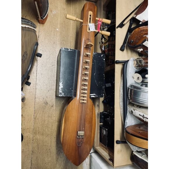 Chakhe (Jakhe) Thai traditional zither. Three strings. Distinct buzzing sound. PRICE REDUCED. BARGAIN! COLL