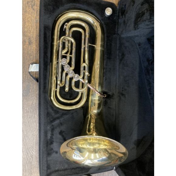 Baritone horn, front-facing. Classic Cantabile OBB-400