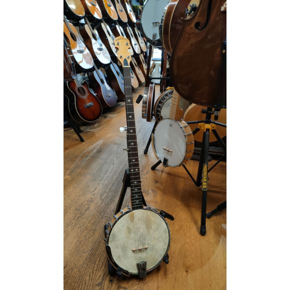 Gold Tone MM-150LN 5-string long neck banjo. Wyte Laydie tone ring. Sliding capo