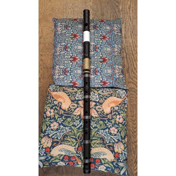 Jeongak Daegeum, Korean flute in Bb. Polymer. 81cm. This is a big flute!