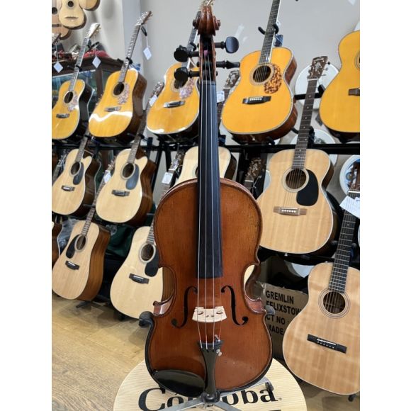 Mittenvald 4/4 violin (unlabled). 1 piece back. Newly set up. full ballaced tone. No case or bow. 