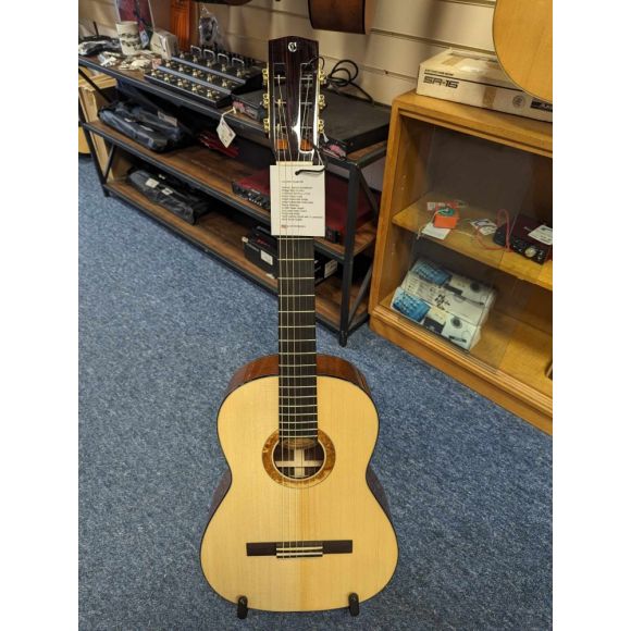 Glenn Cummins No. 33 Nylon Solid Spruce, Solid Wenge B&S. Made in Southampton UK. 
