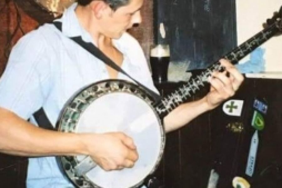 Family Seeks Lost Banjo for Funeral